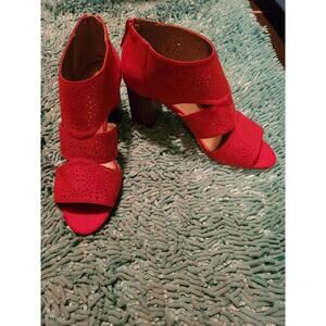 VIOLET & RED Anabelle Laser Cut Peep Toe BootieNEW Size 10